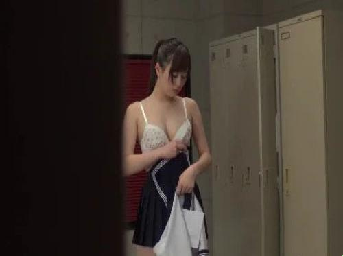 Sesi latihan selangkangan bersama Rina Ueno